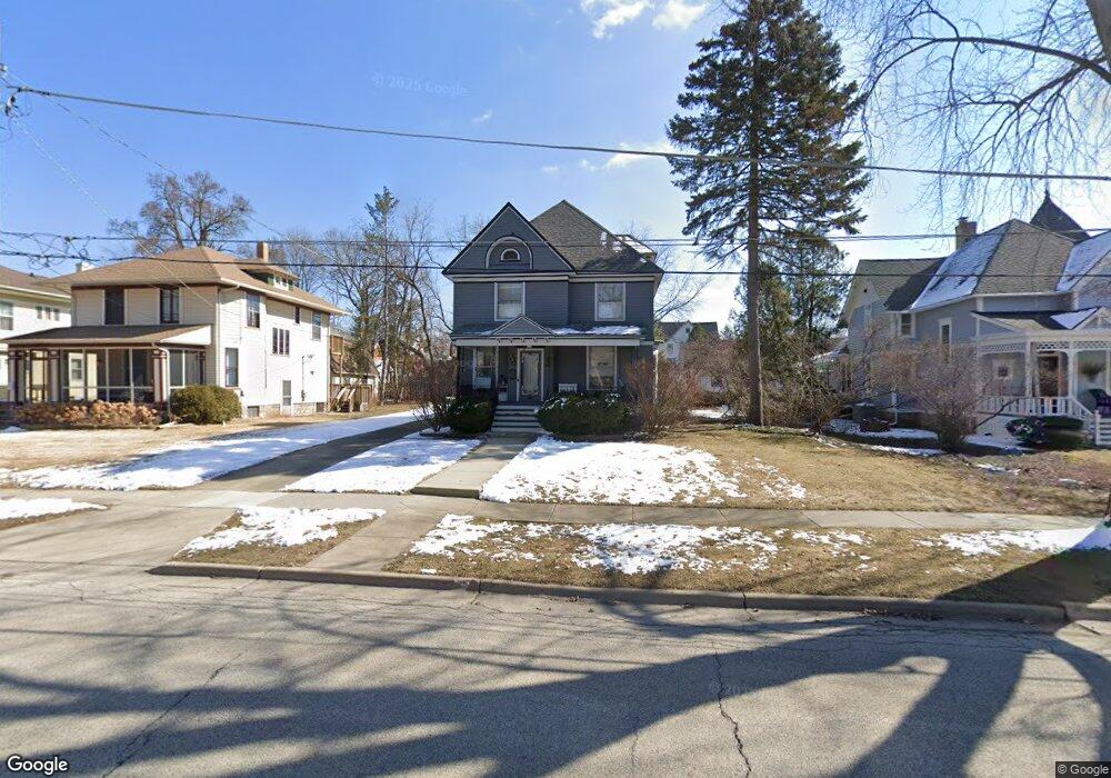 559 N Spring St, Elgin, IL 60120 - photo 1