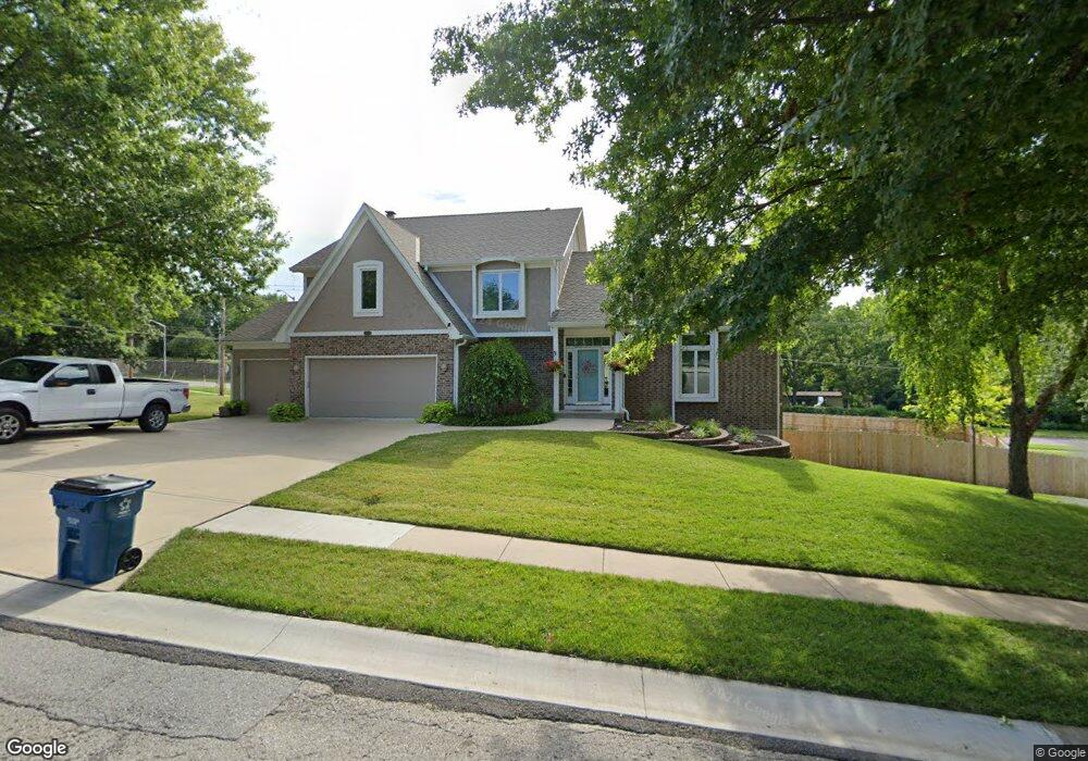 7101 Summit St, Shawnee, KS 66216 - photo 1