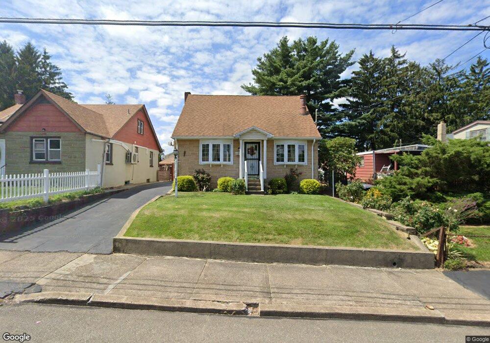 542 Putnam St, Hazleton, PA 18202 - photo 1