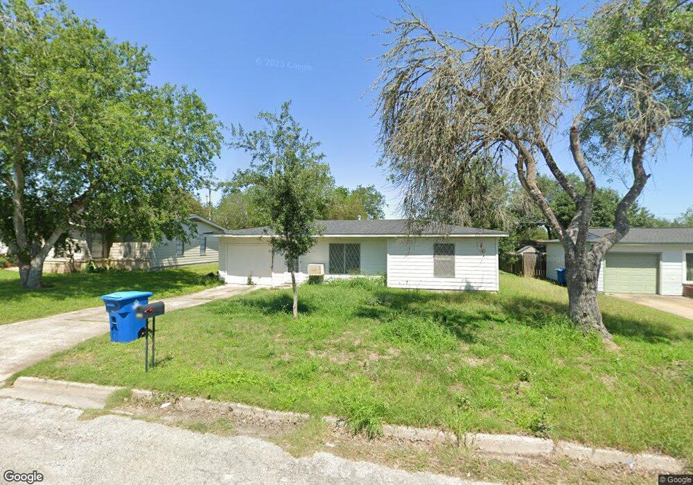 1505 E Corpus Christi St, Beeville, TX 78102 - photo 1