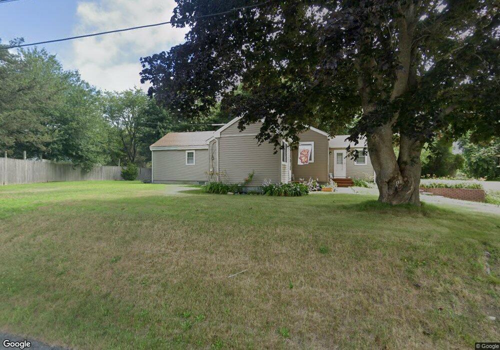 4 Tallman St, Mattapoisett, MA 02739 - photo 1