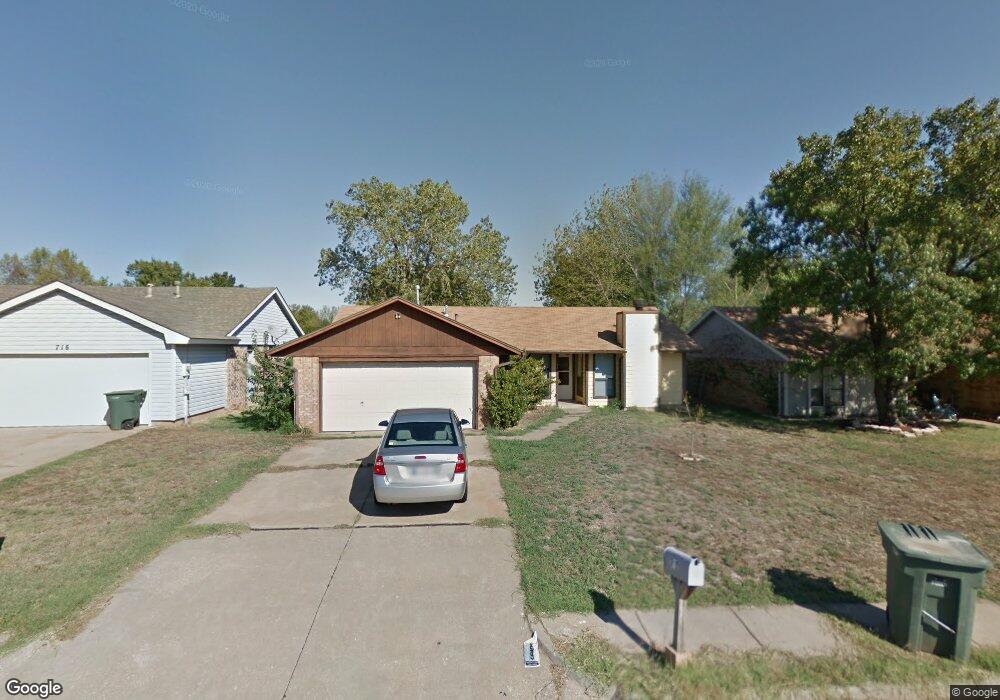 712 Teal Place, Edmond, OK 73003 - photo 1