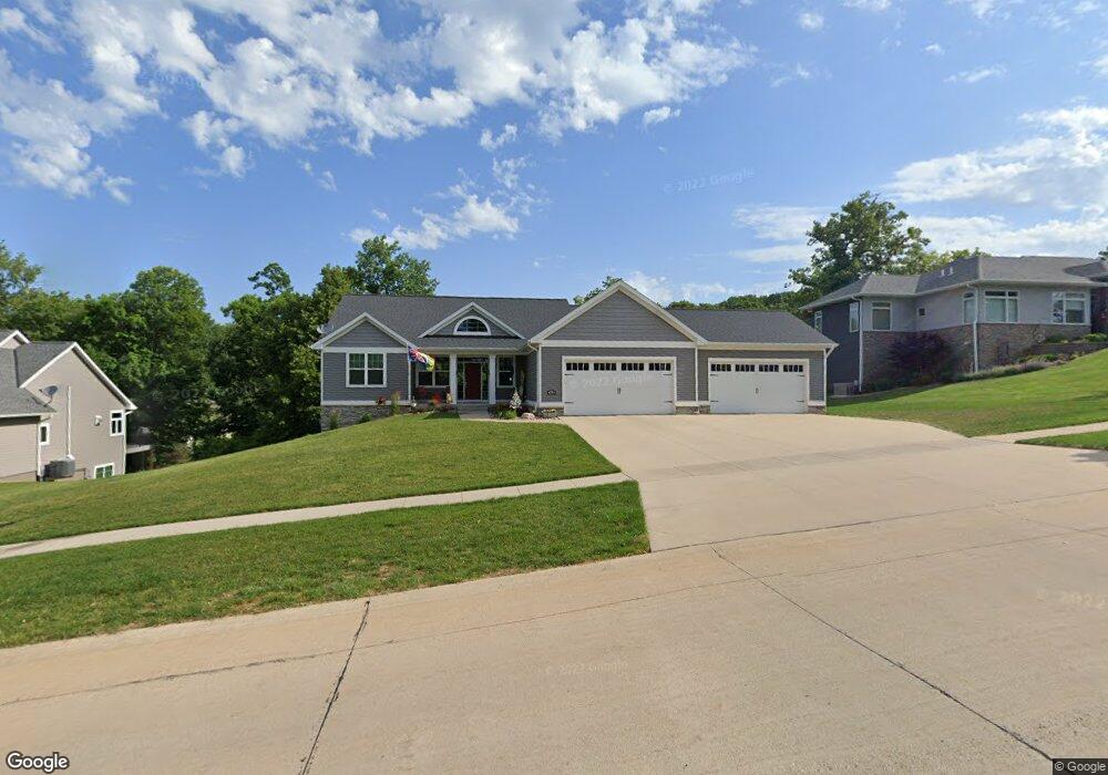 4354 Pioneer Trail SE, Cedar Rapids, IA 52403 - photo 1