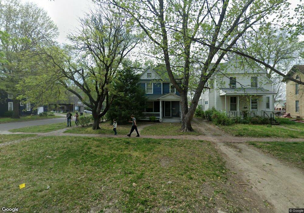 235 SW Clay St, Topeka, KS 66606 - photo 1