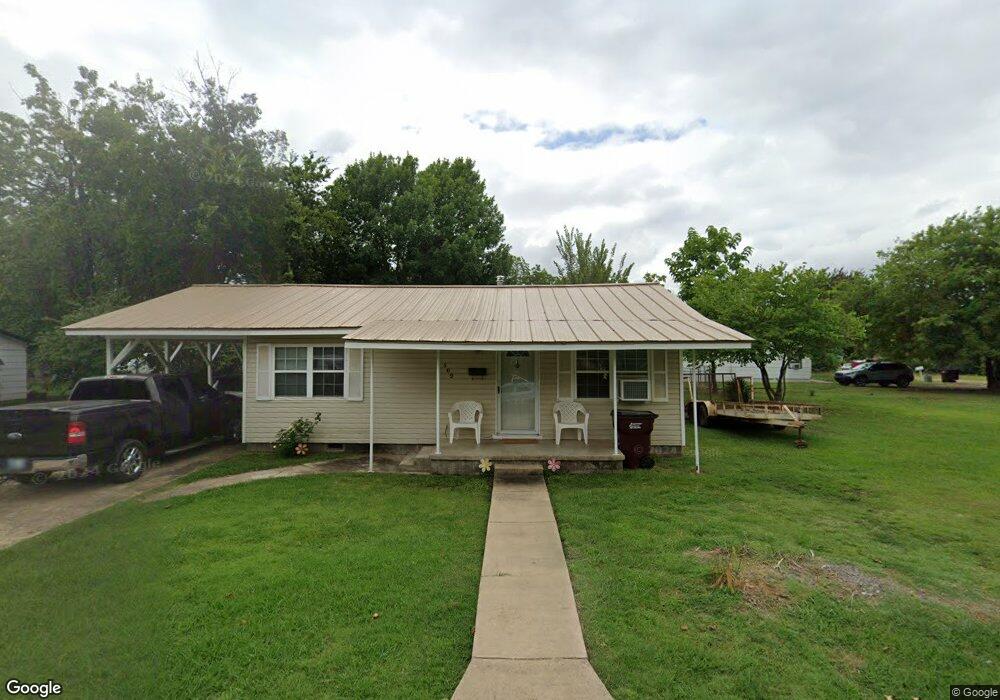 509 W Duke St, Hugo, OK 74743 - photo 1
