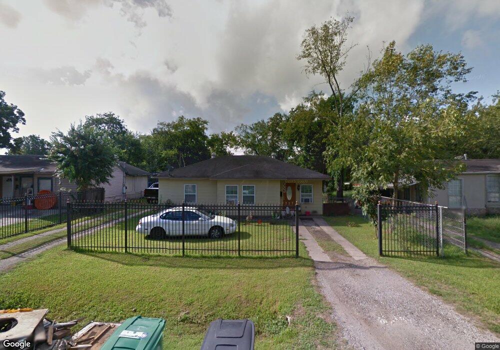 13422 Vicksburg St, Houston, TX 77015 - photo 1