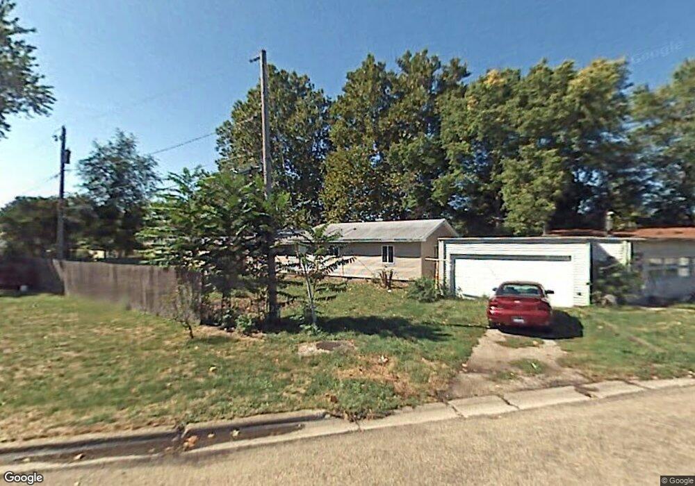 810 Bryan Ave, Lincoln, IL 62656 - photo 1