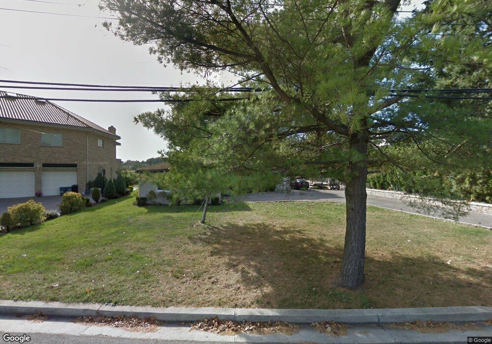 3844 Regatta Place, Little Neck, NY 11363 - photo 1