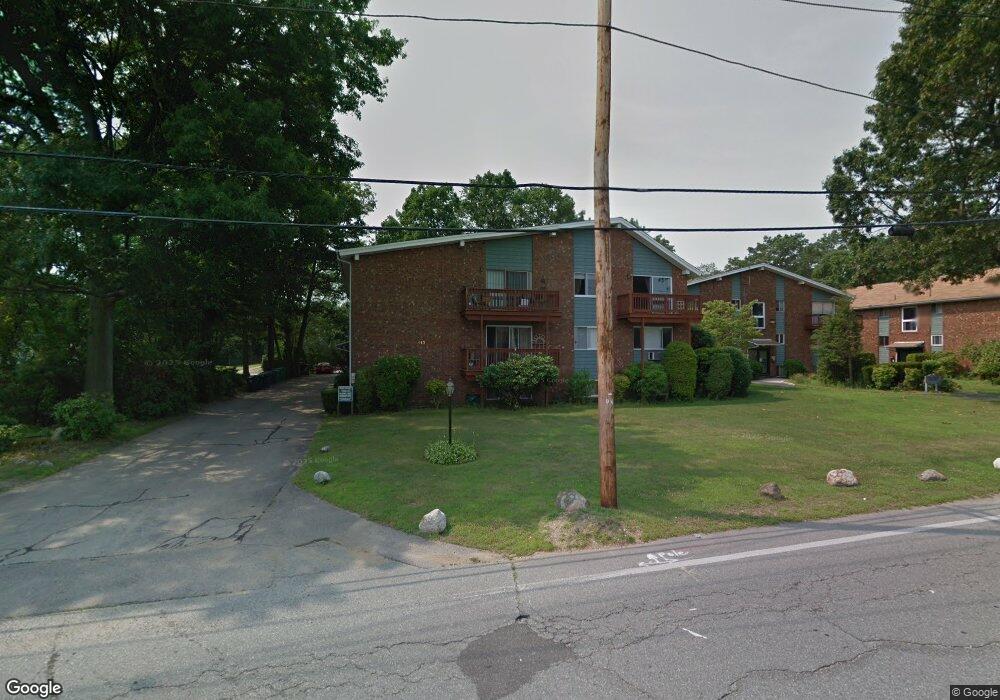 110 Pilgrim Pkwy unit 3, Warwick, RI 02888 - photo 1