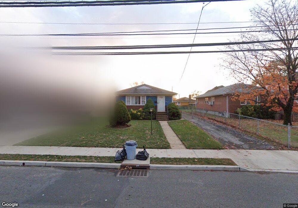 3884 Victory Blvd, Staten Island, NY 10314 - photo 1