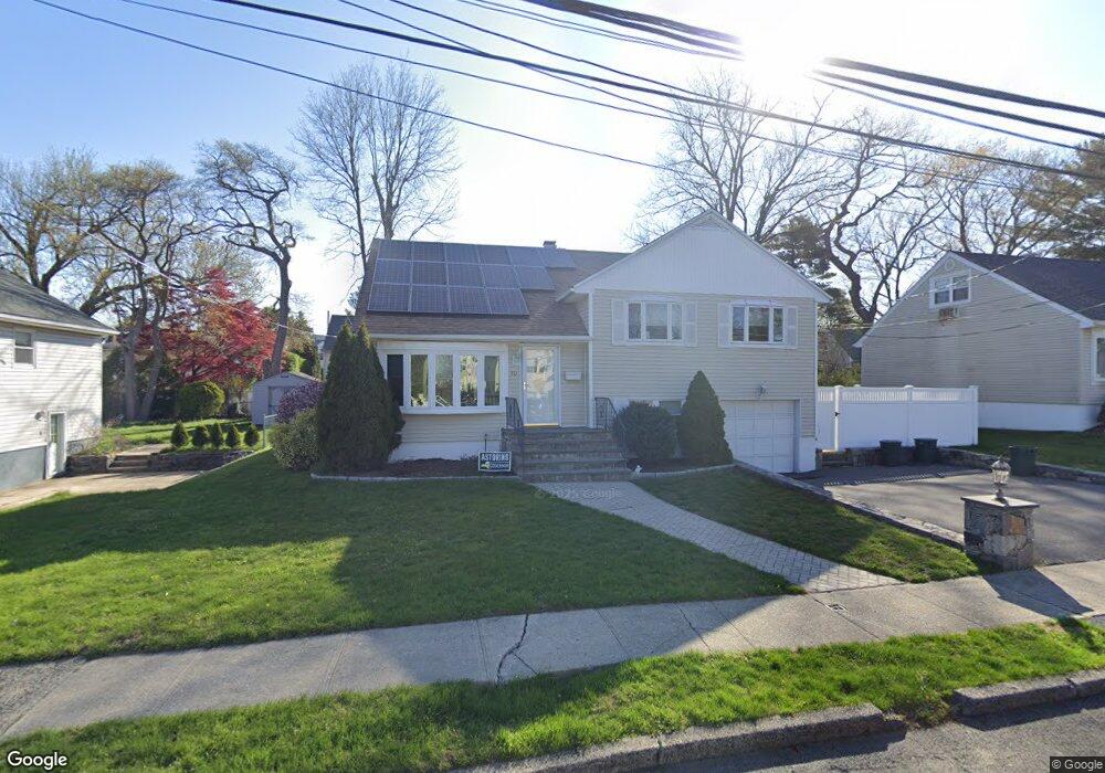 70 Davenport Rd, Yonkers, NY 10710 - photo 1