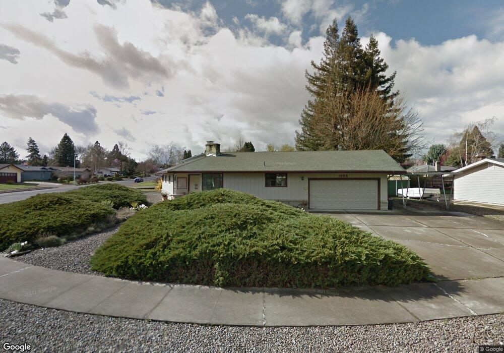 1988 Camellia Ave, Medford, OR 97504 - photo 1
