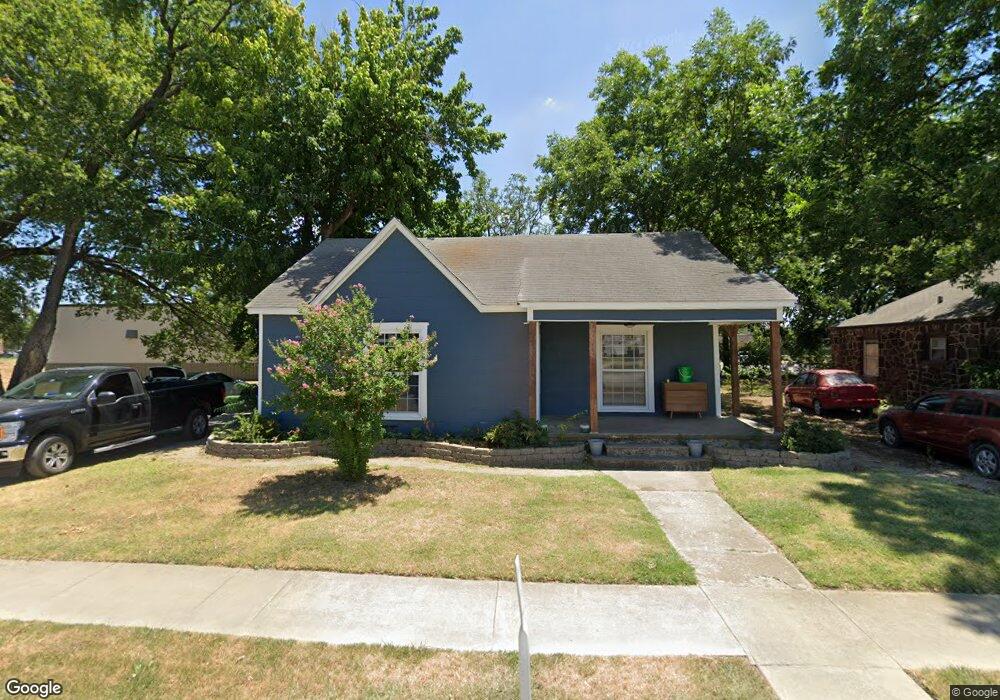 712 E Broadway St, Gainesville, TX 76240 - photo 1