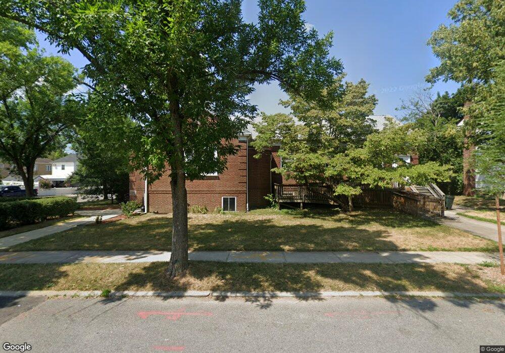 8458 248th St, Jamaica, NY 11426 - photo 1