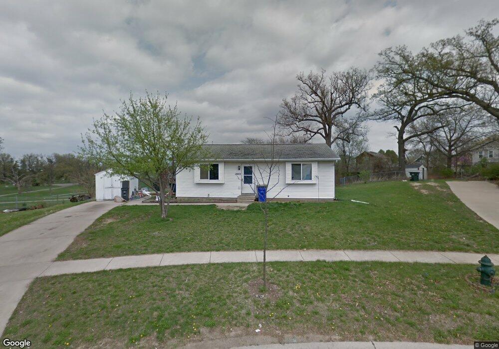 1822 Americus Dr SE, Cedar Rapids, IA 52403 - photo 1