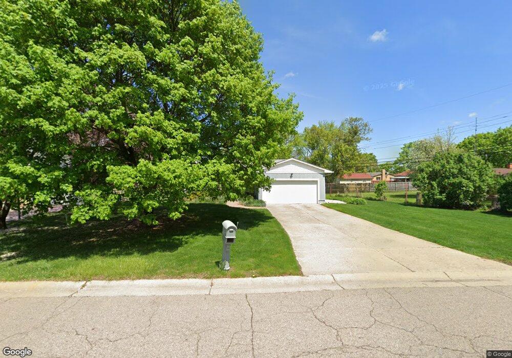 5426 Meadowcrest Dr, Flint, MI 48532 - photo 1