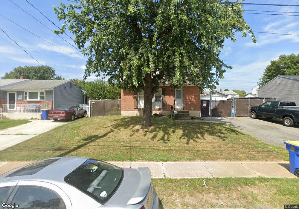 737 W 11th St, New Castle, DE 19720 - photo 1