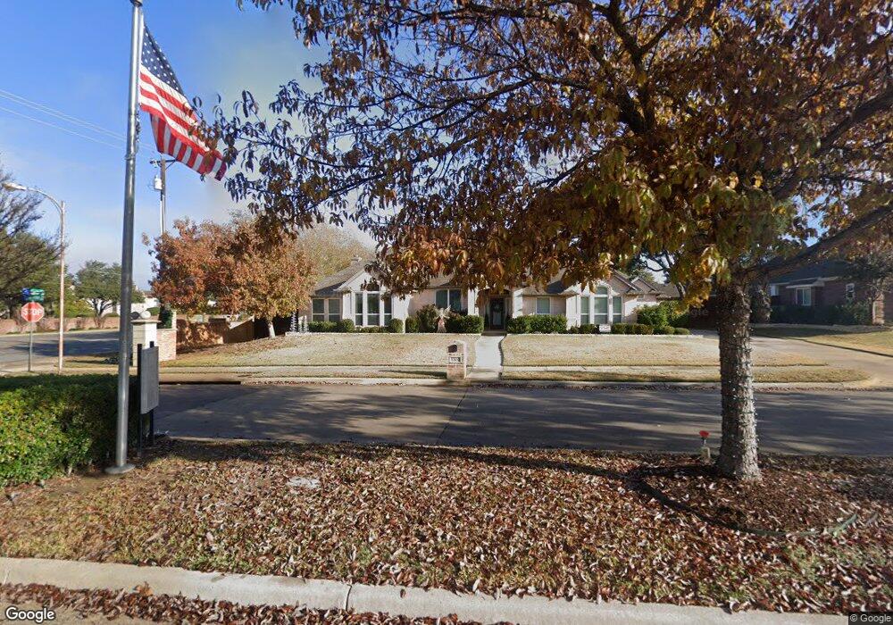 8801 Thornbridge Dr, North Richland Hills, TX 76182 - photo 1