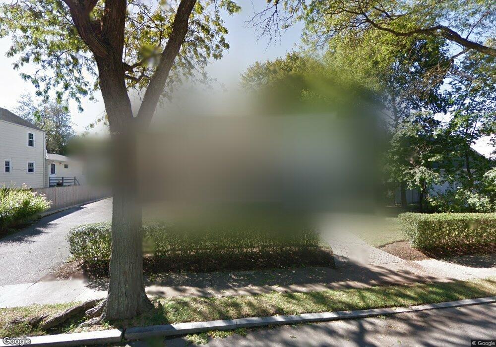 4 Hampton Rd, Stoneham, MA 02180 - photo 1