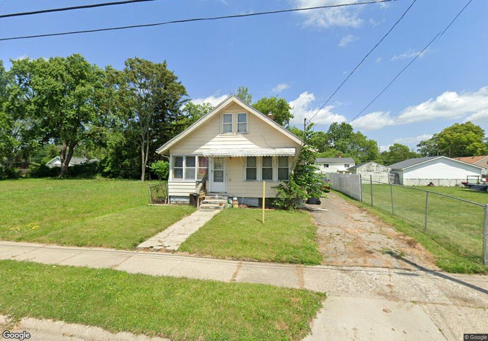 1605 Pingree Ave, Flint, MI 48503 - photo 1