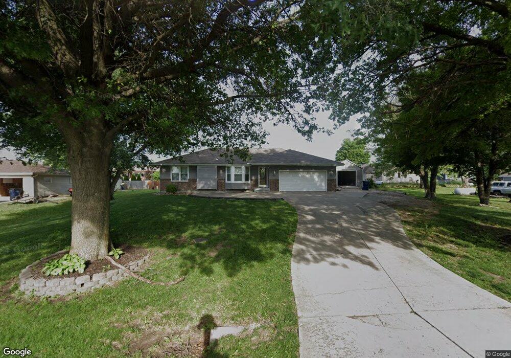 125 Pierce St, Maple Hill, KS 66507 - photo 1