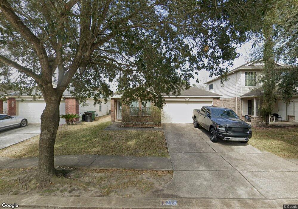 8907 Danbury Hollow Ln, Houston, TX 77075 - photo 1