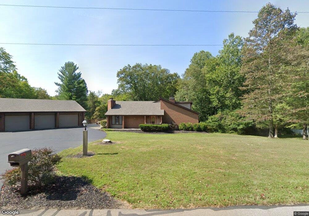 314 N Hickory Hills Dr, Columbus, IN 47201 - photo 1