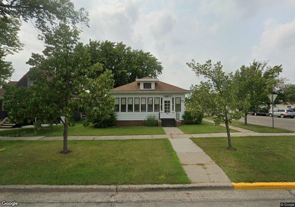 702 2nd Ave SE, Jamestown, ND 58401 - photo 1