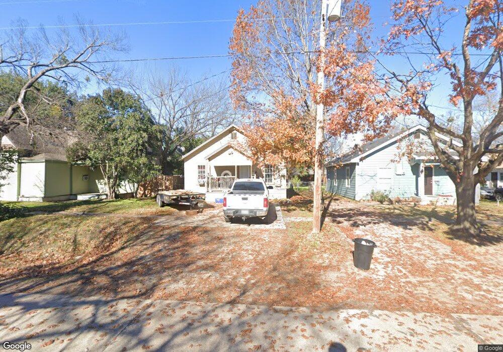 702 E Milam St, Ennis, TX 75119 - photo 1