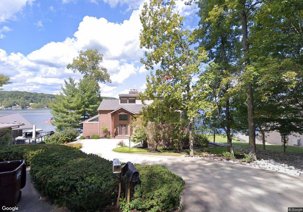 11550 W Maple Dr, Columbus, IN 47201 - photo 1