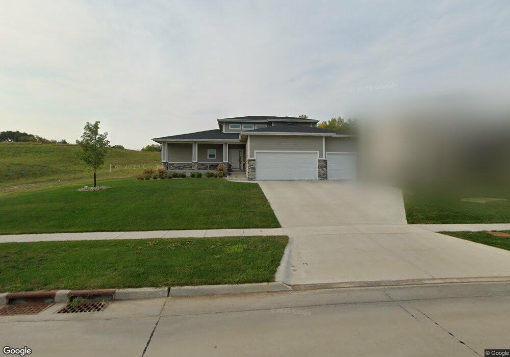 10108 Hidden Valley Dr, Johnston, IA 50131 - photo 1