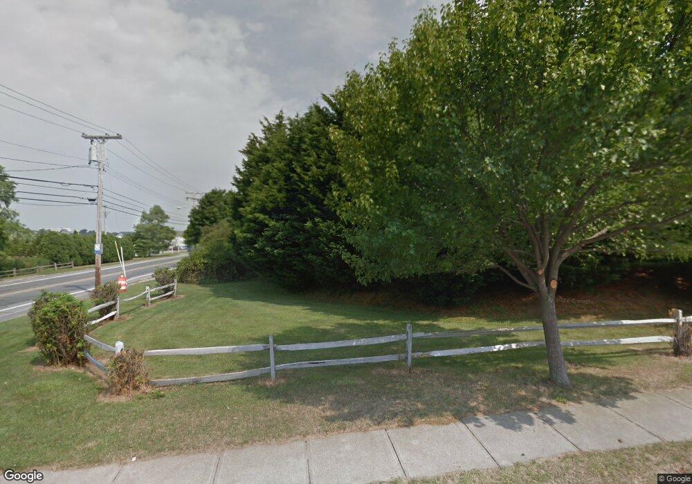 8 Goldenrod Dr, Middletown, RI 02842 - photo 1