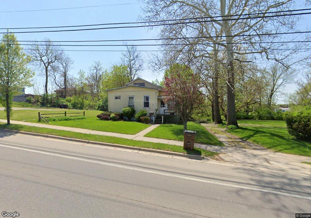 223 W Maple Ave, Adrian, MI 49221 - photo 1