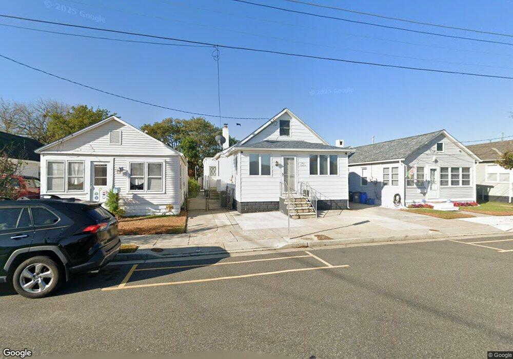 418 W Wildwood Ave, Wildwood, NJ 08260 - photo 1