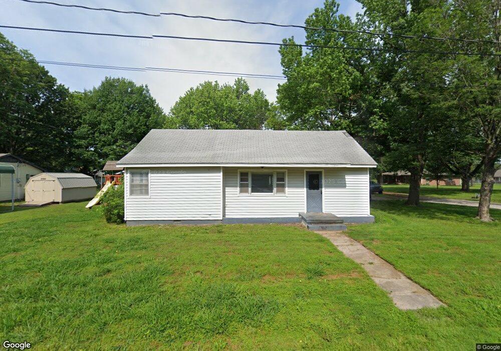 100 S Wells St, Altamont, KS 67330 - photo 1