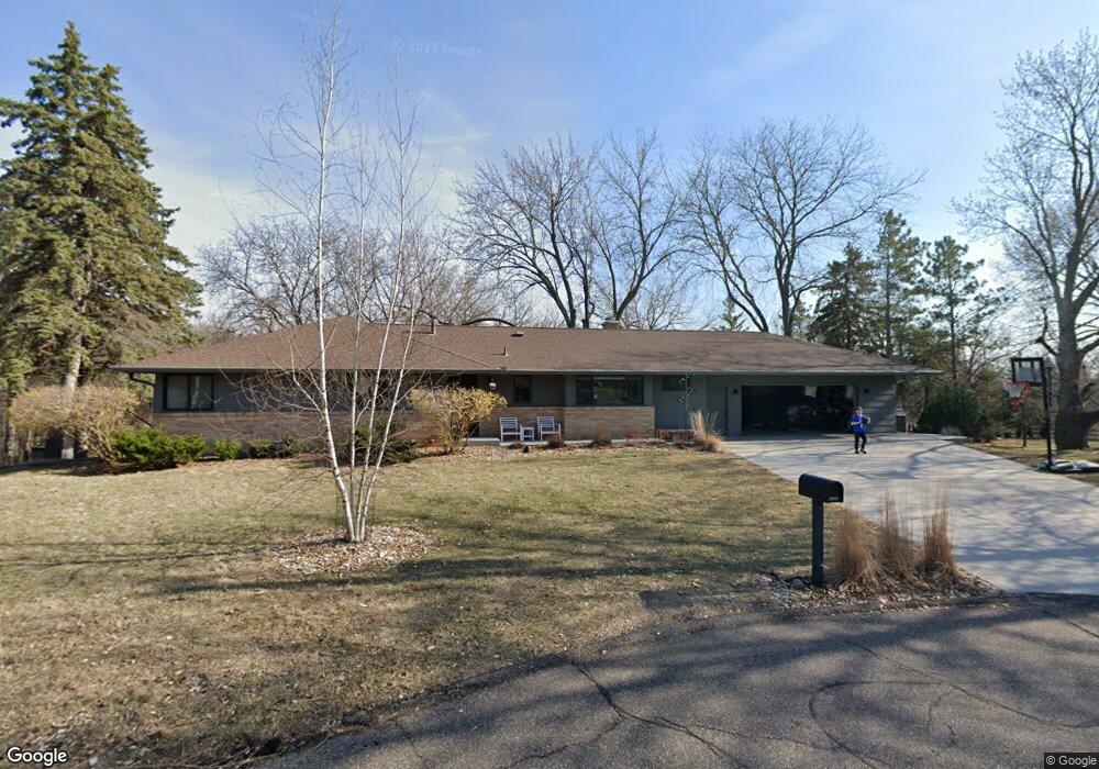 5826 Oakview Cir, Minnetonka, MN 55345 - photo 1