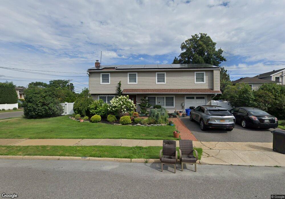 2539 Phillip Ct, Bellmore, NY 11710 - photo 1