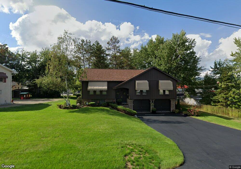 605 N Apple St, Dunmore, PA 18512 - photo 1