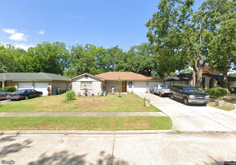 9011 Winding River Dr, Houston, TX 77088 - photo 1