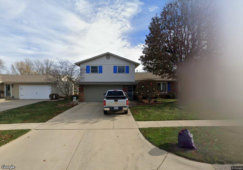 908 N 32nd St, Mattoon, IL 61938 - photo 1