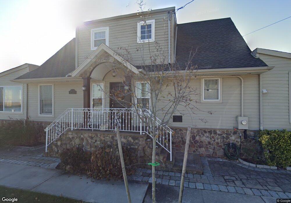 250 Delaware Ave, Island Park, NY 11558 - photo 1