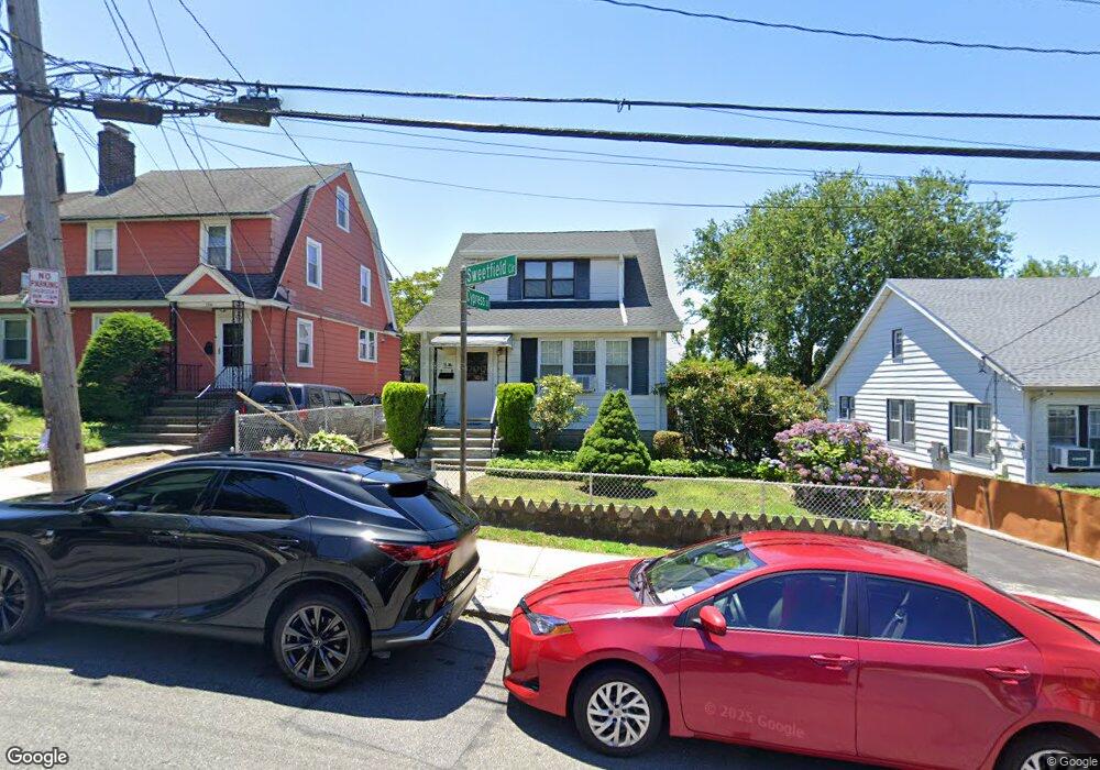 98 Sweetfield Cir, Yonkers, NY 10704 - photo 1