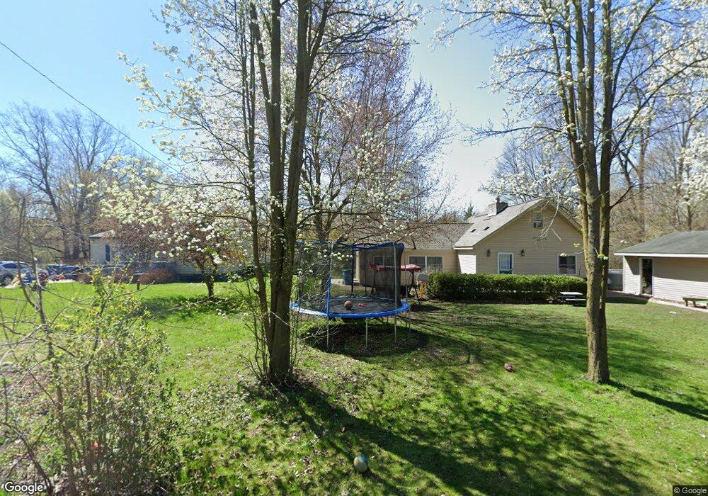 1938 W Chippewa Ln, Midland, MI 48640 - photo 1