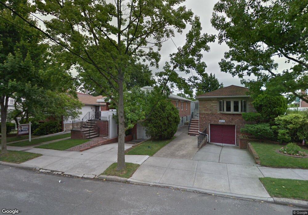 5711 Little Neck Pkwy, Little Neck, NY 11362 - photo 1