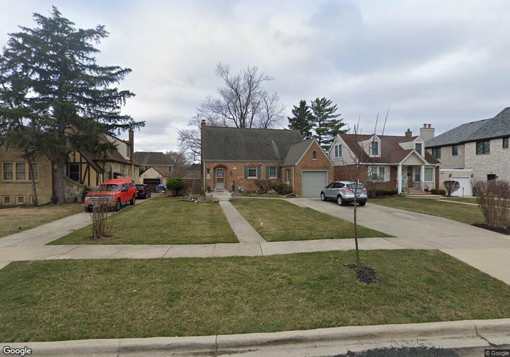 572 S Kearsage Ave, Elmhurst, IL 60126 - photo 1