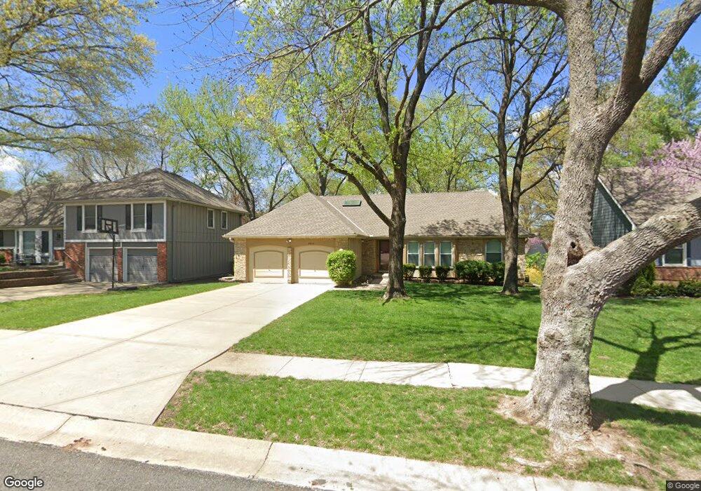 8938 Country Hill Ct, Lenexa, KS 66215 - photo 1