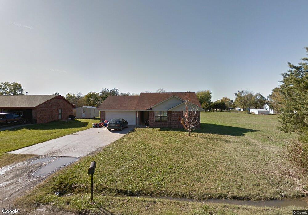 205 N 3rd St, Chouteau, OK 74337 - photo 1