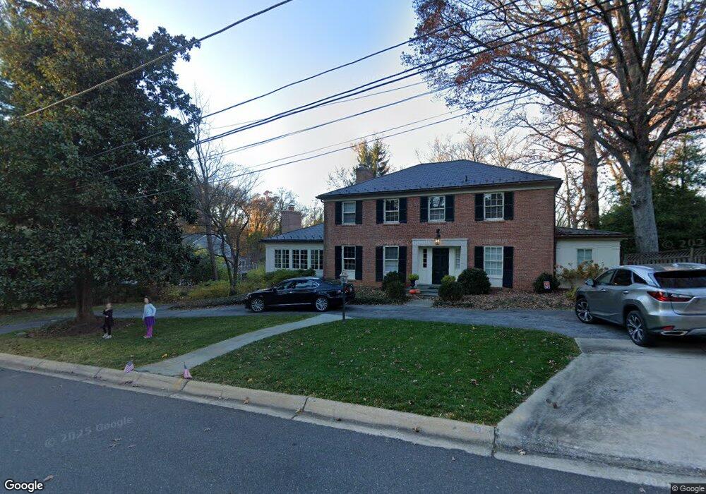 8304 Kerry Rd, Chevy Chase, MD 20815 - photo 1