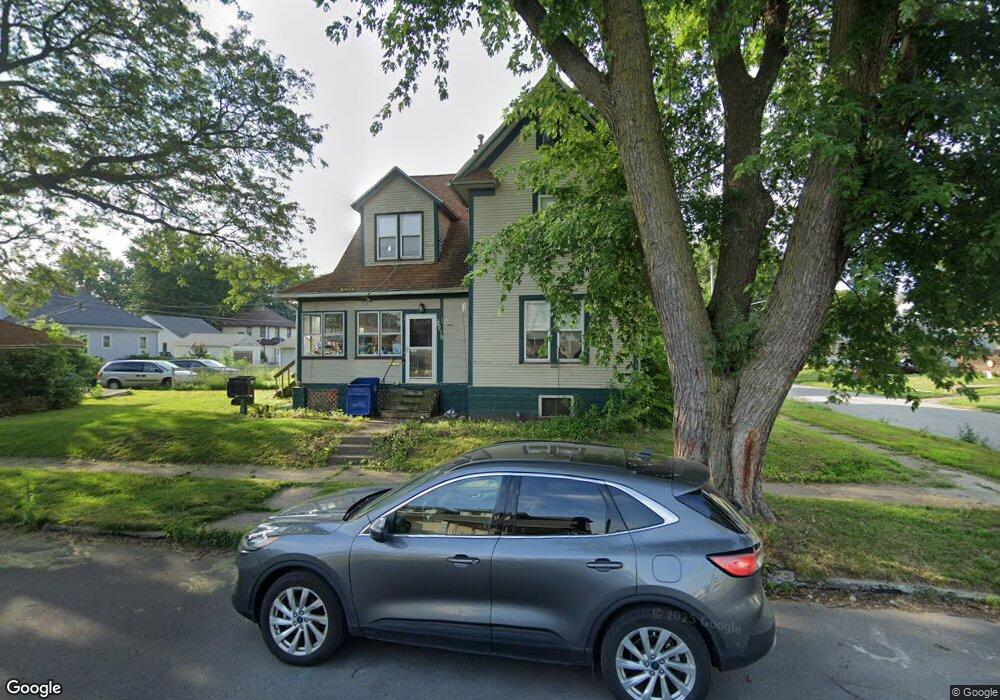 2219 Claussen St, Davenport, IA 52802 - photo 1