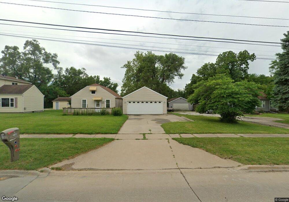 2103 W 53rd St, Davenport, IA 52806 - photo 1